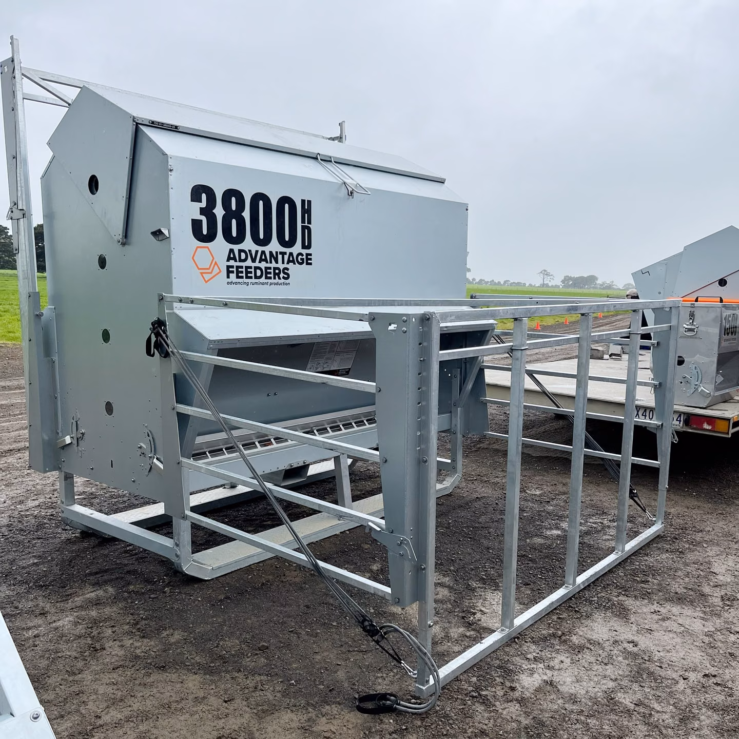 3800HD Grain Feeder - Image 2
